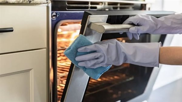 تنظيف زجاج فرن البوتاجاز