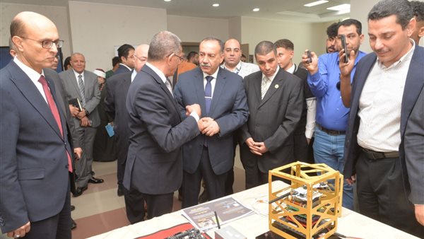 جانب من جولة المحافظ