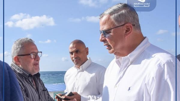 جانب من جولة المحافظ