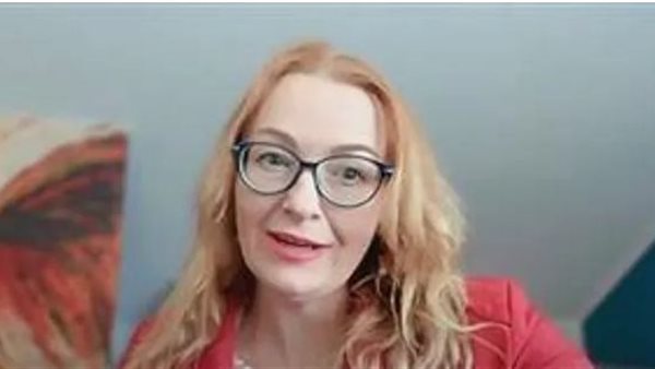  الدكتورة كاميلا