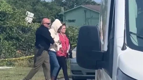 لحظة القبض على الأم