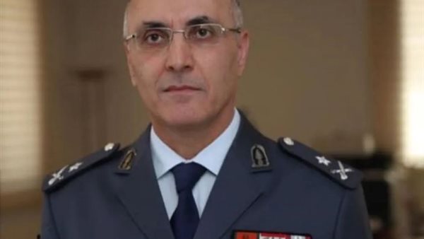  وزير الداخلية والبلديات