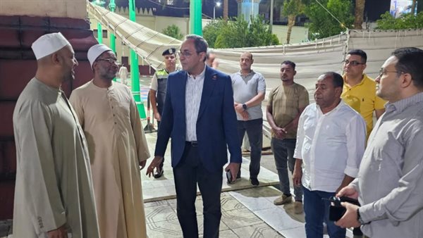 محافظ قنا يتفقد مسجد