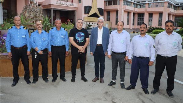 رئيس الجامعة وأفراد