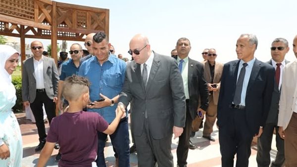 جانب من جولة المحافظ