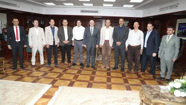 القيادات والأحزاب