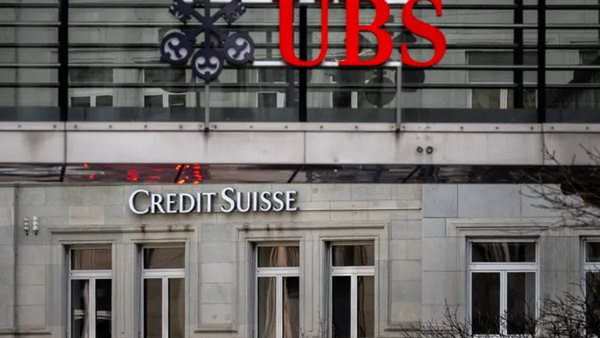 بنك يو بي إس السويسري