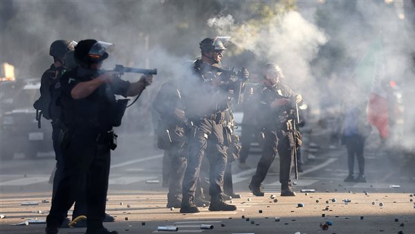 الاحتجاجات في لوس