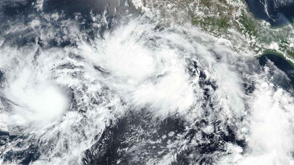 العاصفة الاستوائية