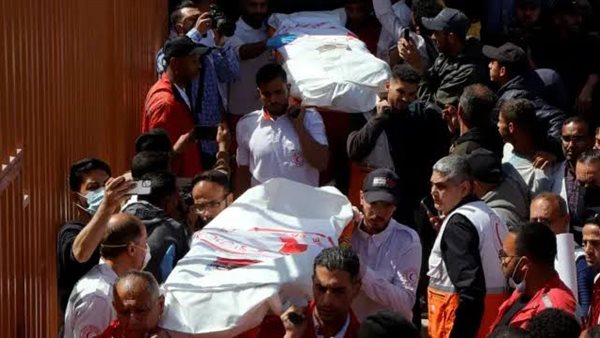 قُتل ثلاثة مسعفين