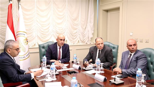 اجتماع وزير التربية