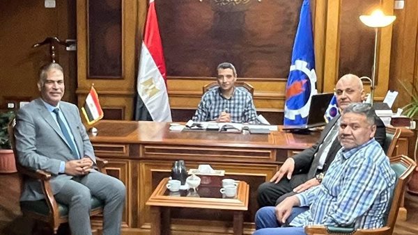 محافظ السويس