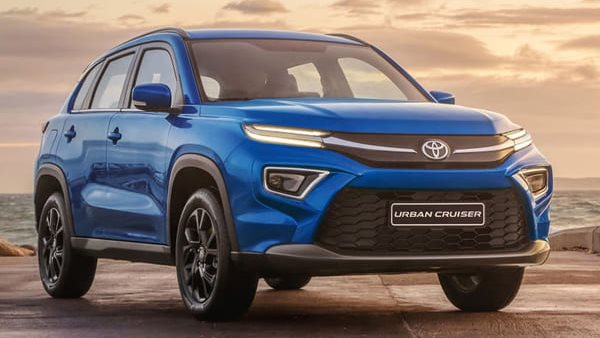 سيارة تويوتا أوربان