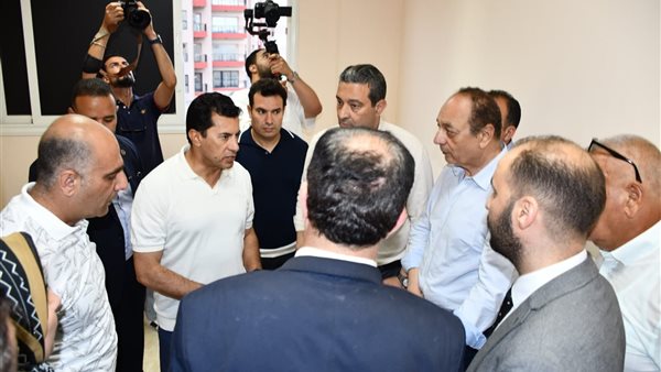  وزير الشباب والرياضة