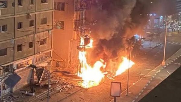 سقوط صاروخ بتل أبيب