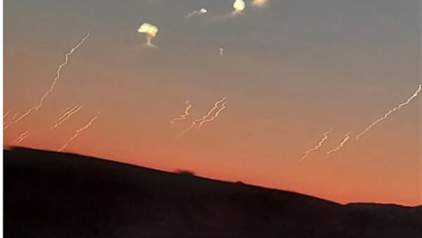 سماع أصوات انفجارات