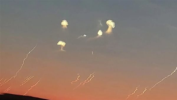 انفجارات في الغلاف