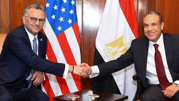 وزير الخارجية وكبير