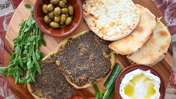 مناقيش الجبن والزعتر