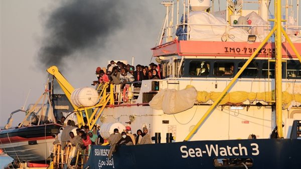 سفينة إنقاذ تابعة