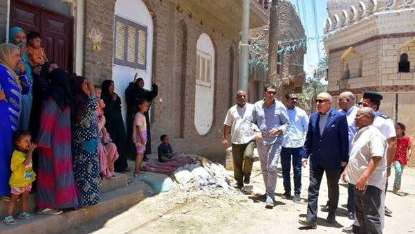 جانب من جولة المحافظ