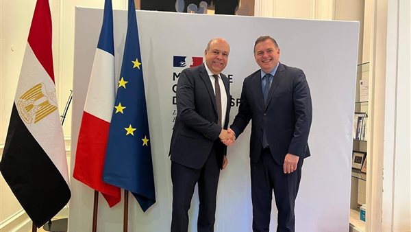  وزير الطيران المدني