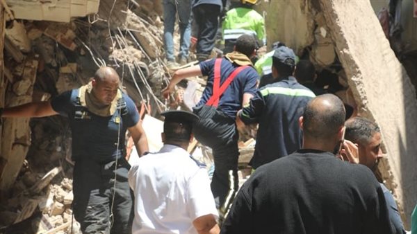 انهيار عقار في حدائق