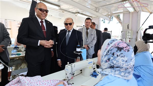  وزير العمل ومحافظ