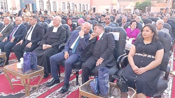  محافظ القاهرة خلال