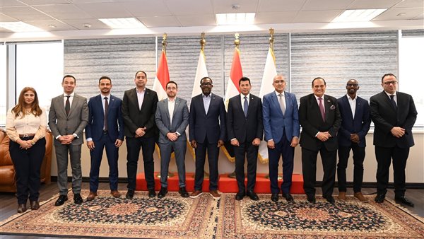 وزير الشباب والرياضة