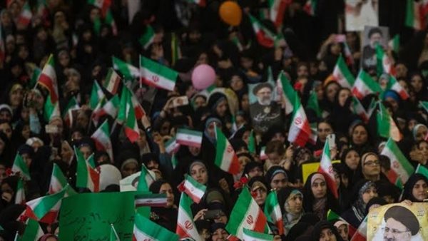 الشعب الإيراني 