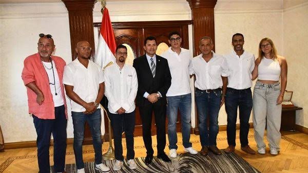 البعثة المصرية ووزير