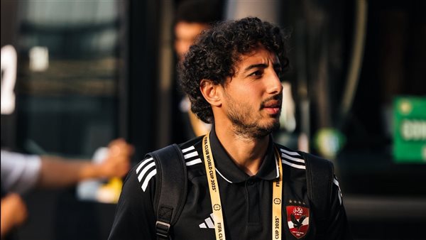 وصول لاعبي الأهلي