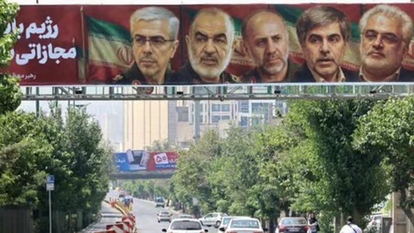 قادة وعلماء إيرانيين