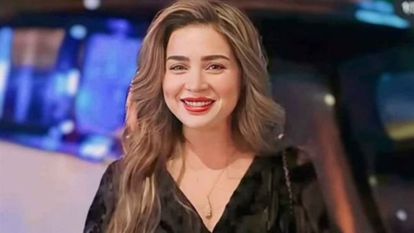 مي عز الدين 