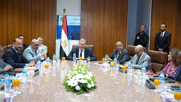  وزير البترول والثروة