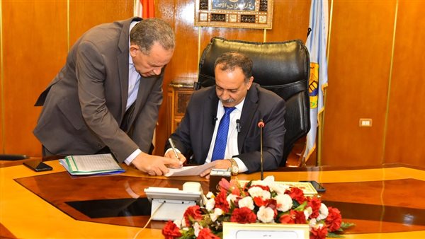 محافظ أسيوط يعتمد