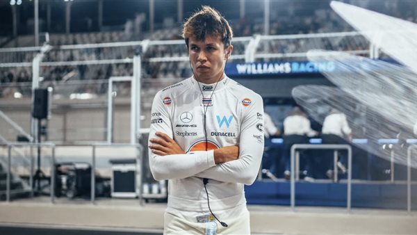  أليكس دون قمرة