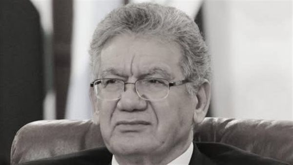 الدكتور خيرى عبد