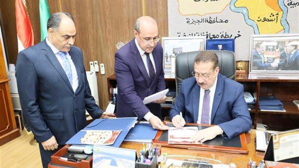  محافظ المنوفية يعتمد
