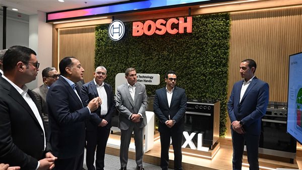  رئيس الوزراء خلال