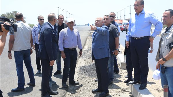  وزير الصناعة والنقل