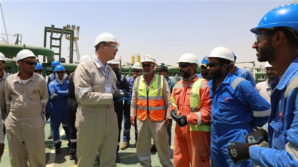 وزير البترول يتفقد
