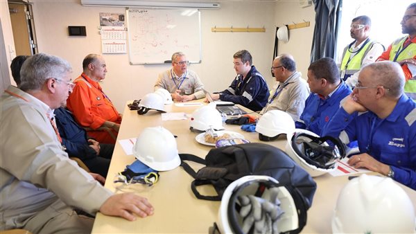  وزير البترول 