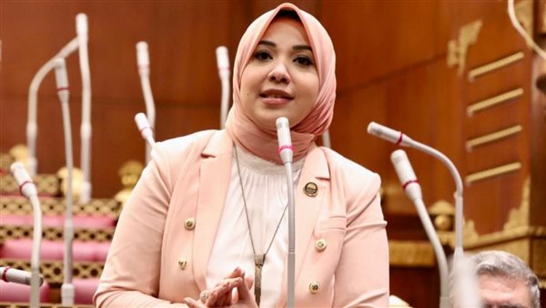  الدكتورة دينا هلالي