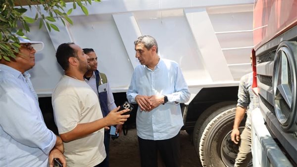 جانب من جولة المحافظ