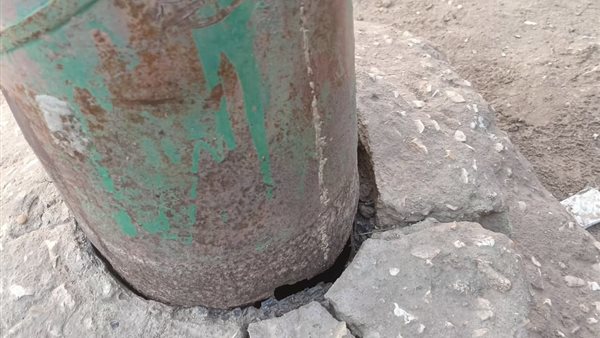 عمود إنارة متهالك