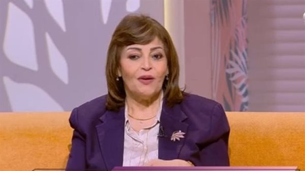 الدكتورة عزة فتحي