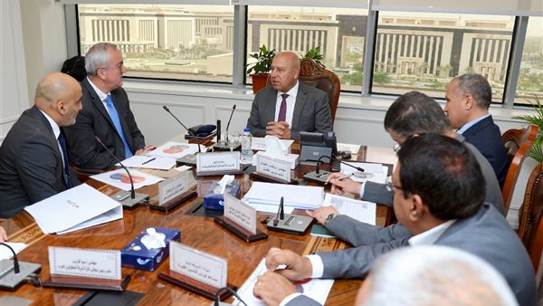 اجتماع وزير الصناعة