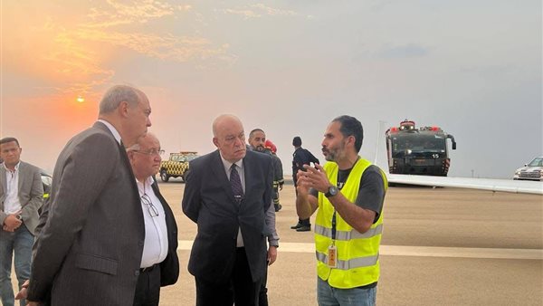 وزير الطيران من مطار